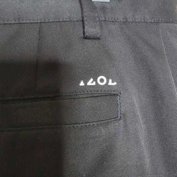 IZOD Perform x Golf Cargo Shorts Black 36" - Picture 7 of 10